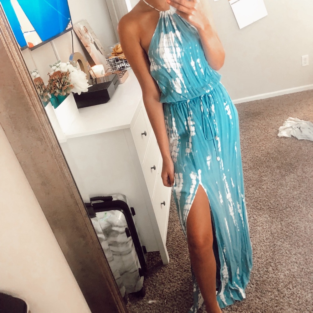 Lulus maxi dress 💙